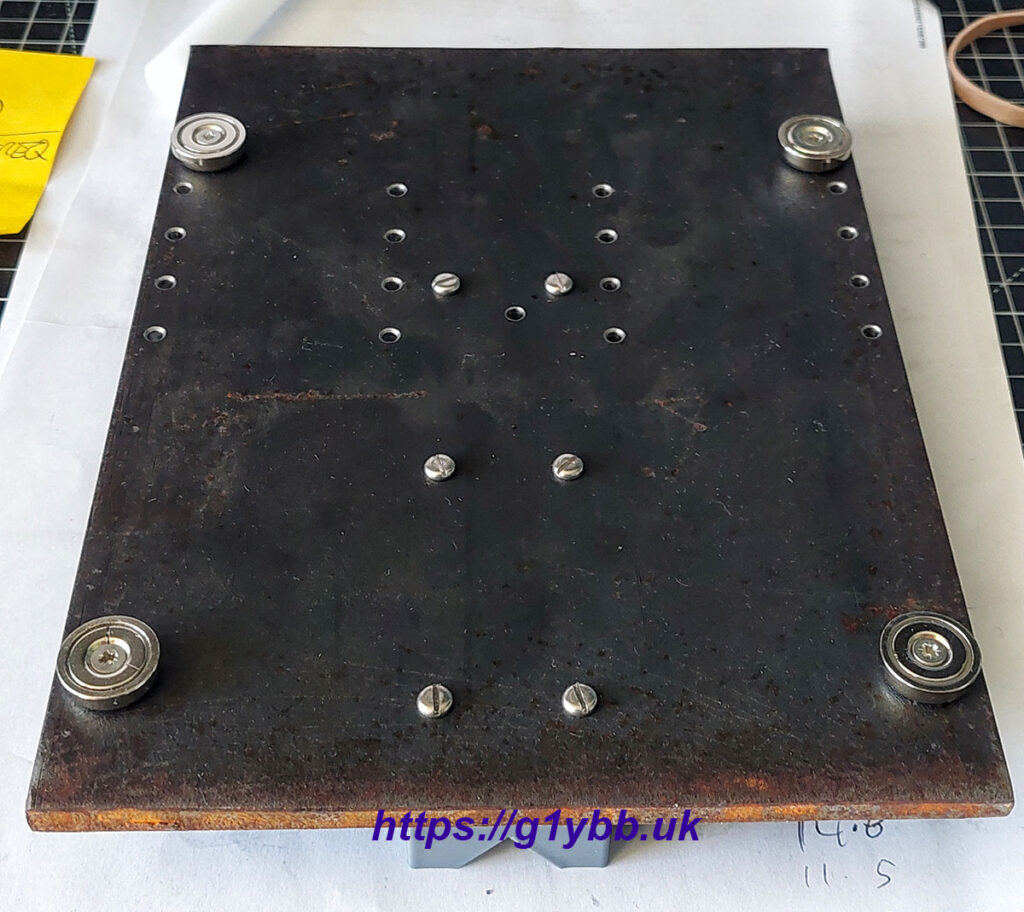 baseplate with magnetic feet